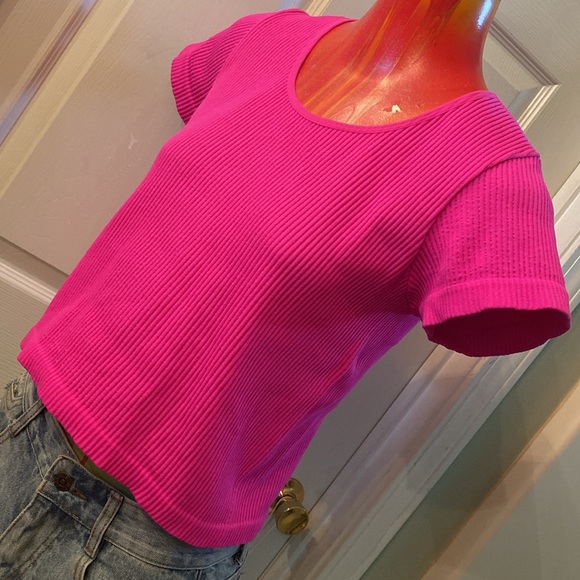 Hot Kiss Y2K Fuchsia Ribbed Tee - Picture 4 of 9